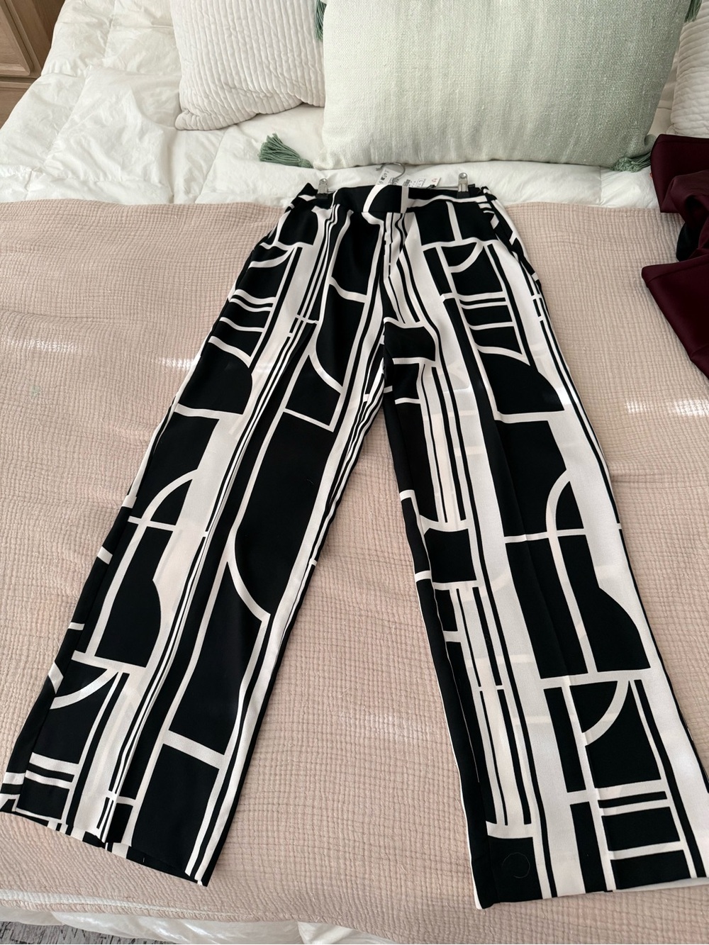 Zara Black & White Graphic Wide-Leg Pants NWT